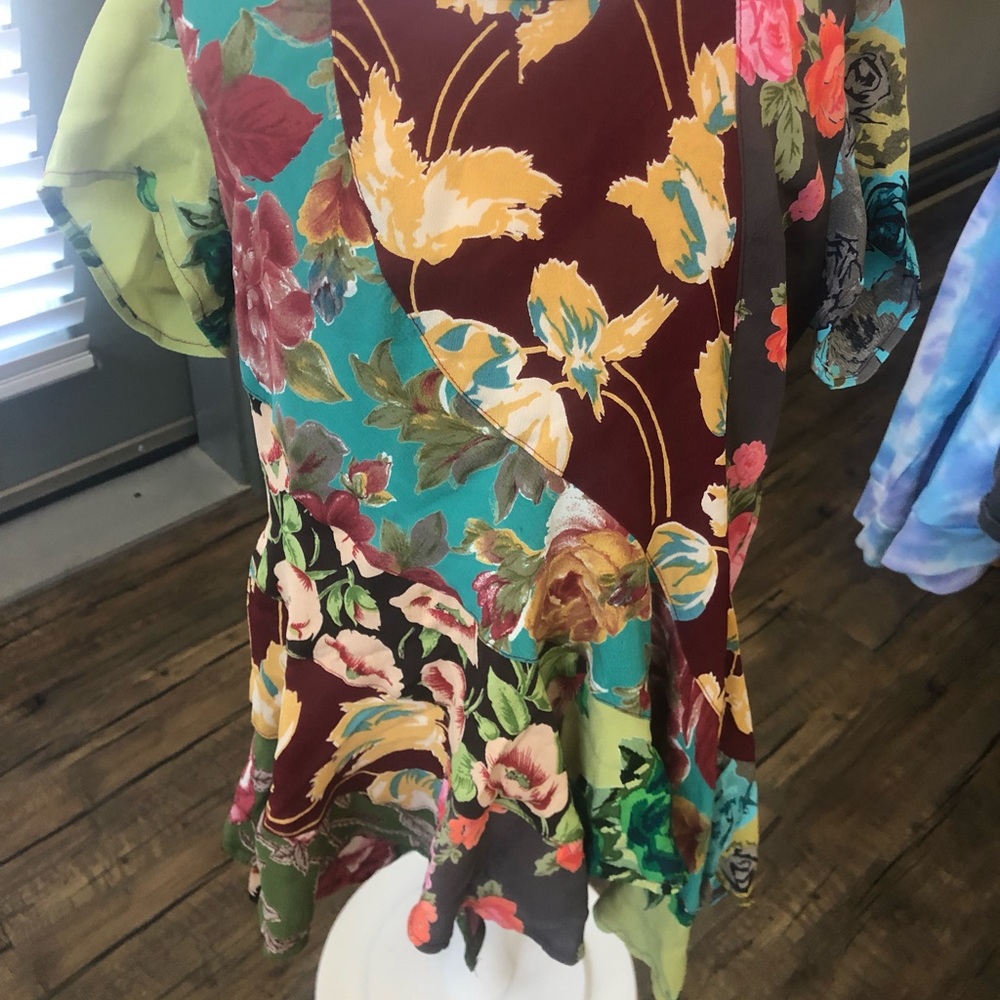 Medium ivy jane multi colored shirt